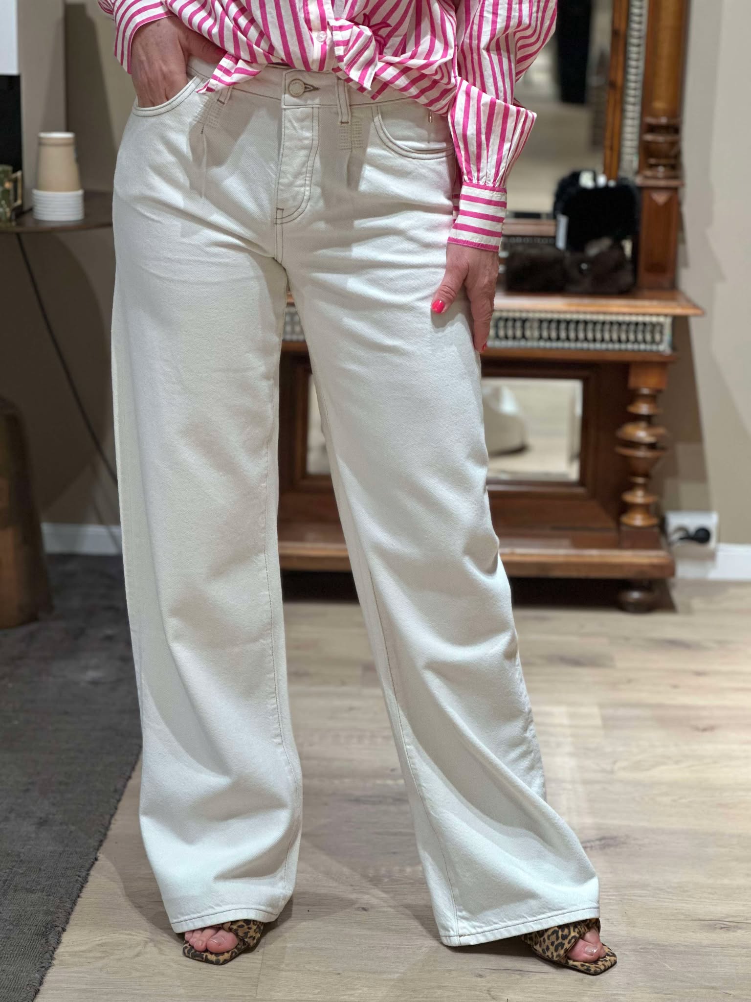 Lucy Wide Leg Jeans