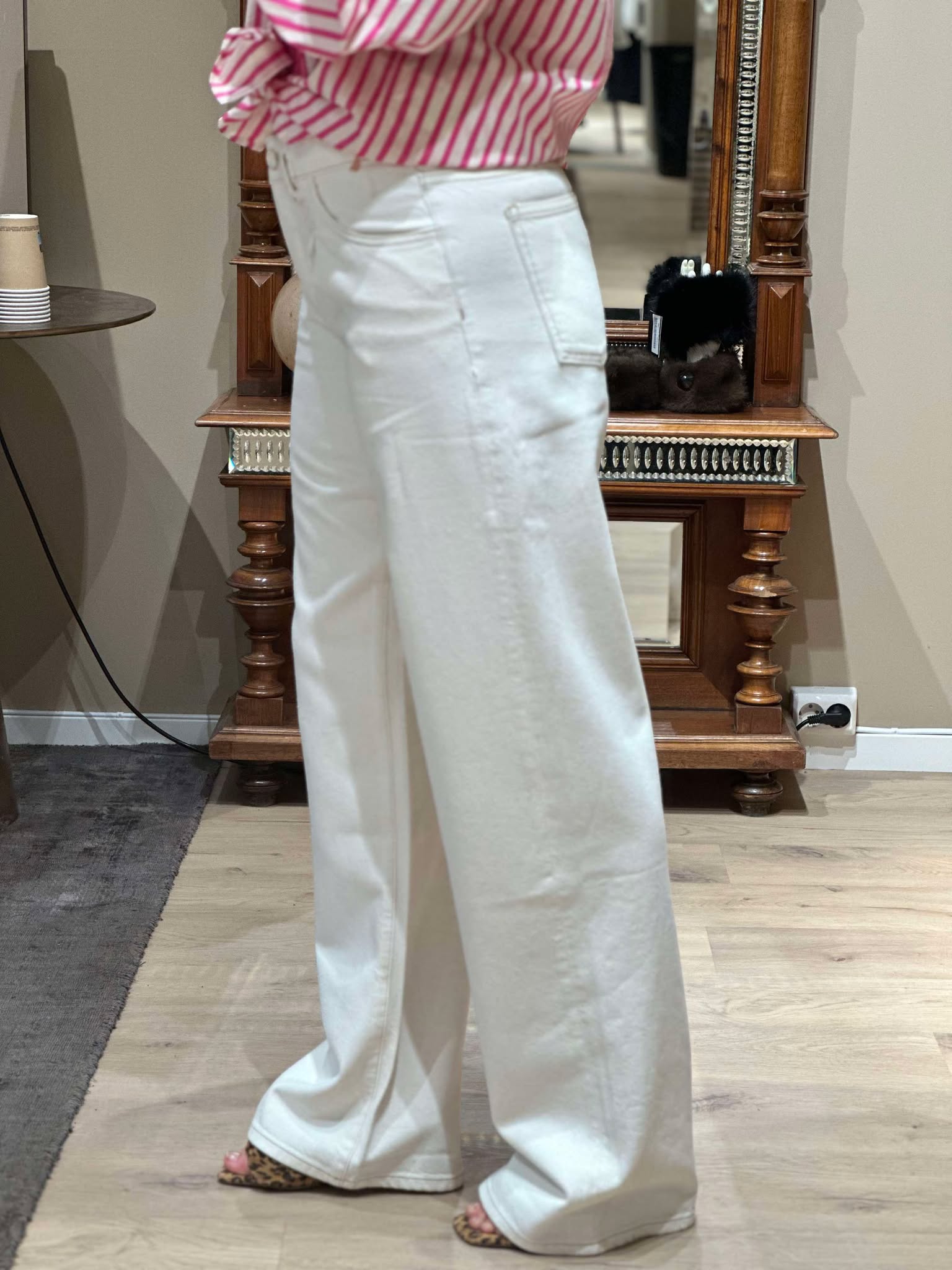 Lucy Wide Leg Jeans