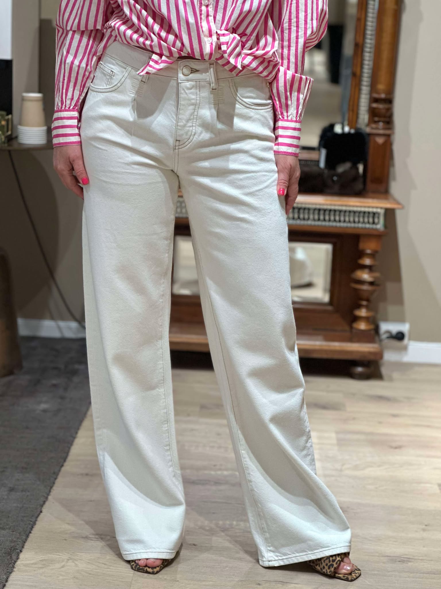 Lucy Wide Leg Jeans