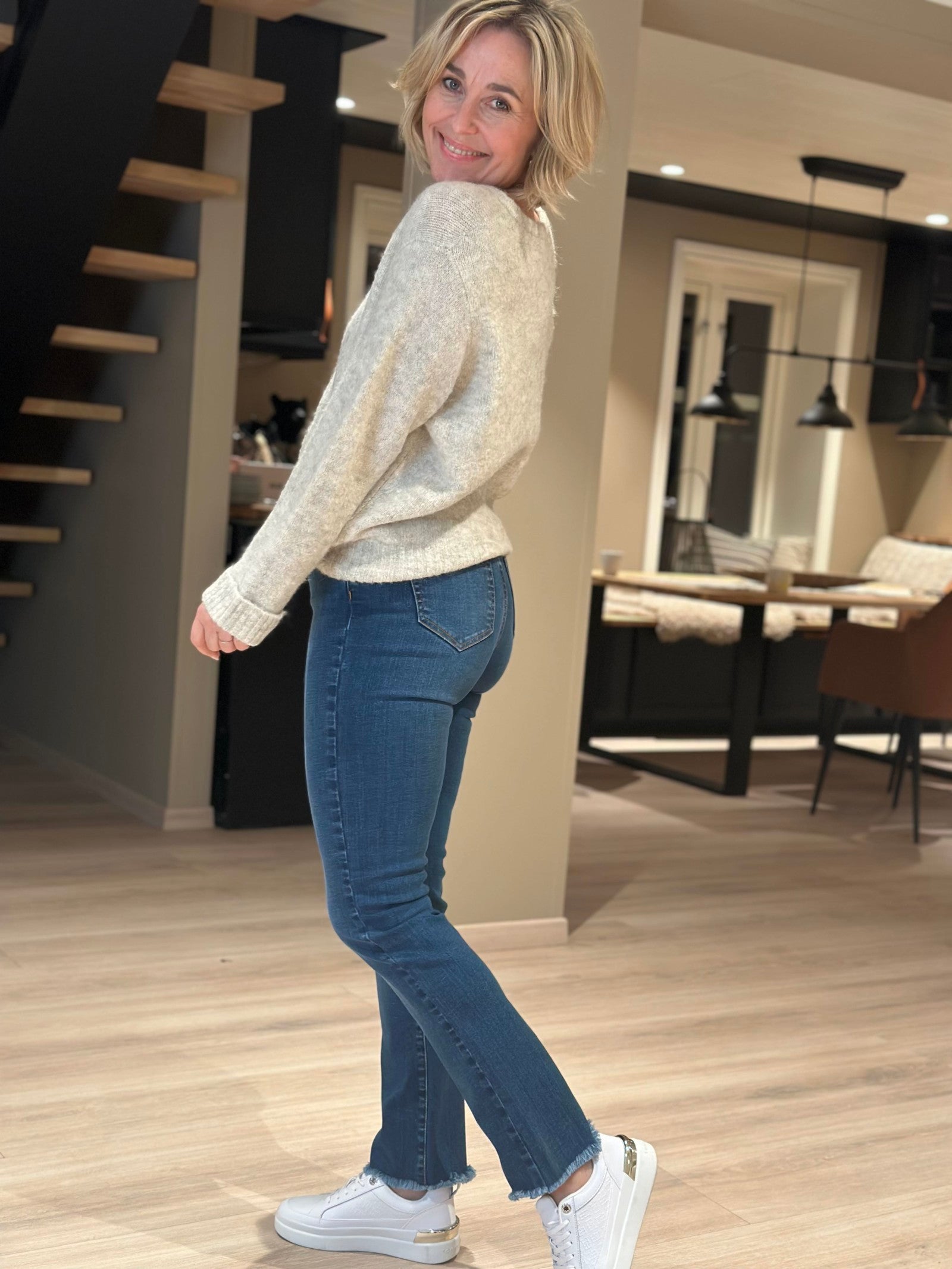 Synne Straight Fit Ripped