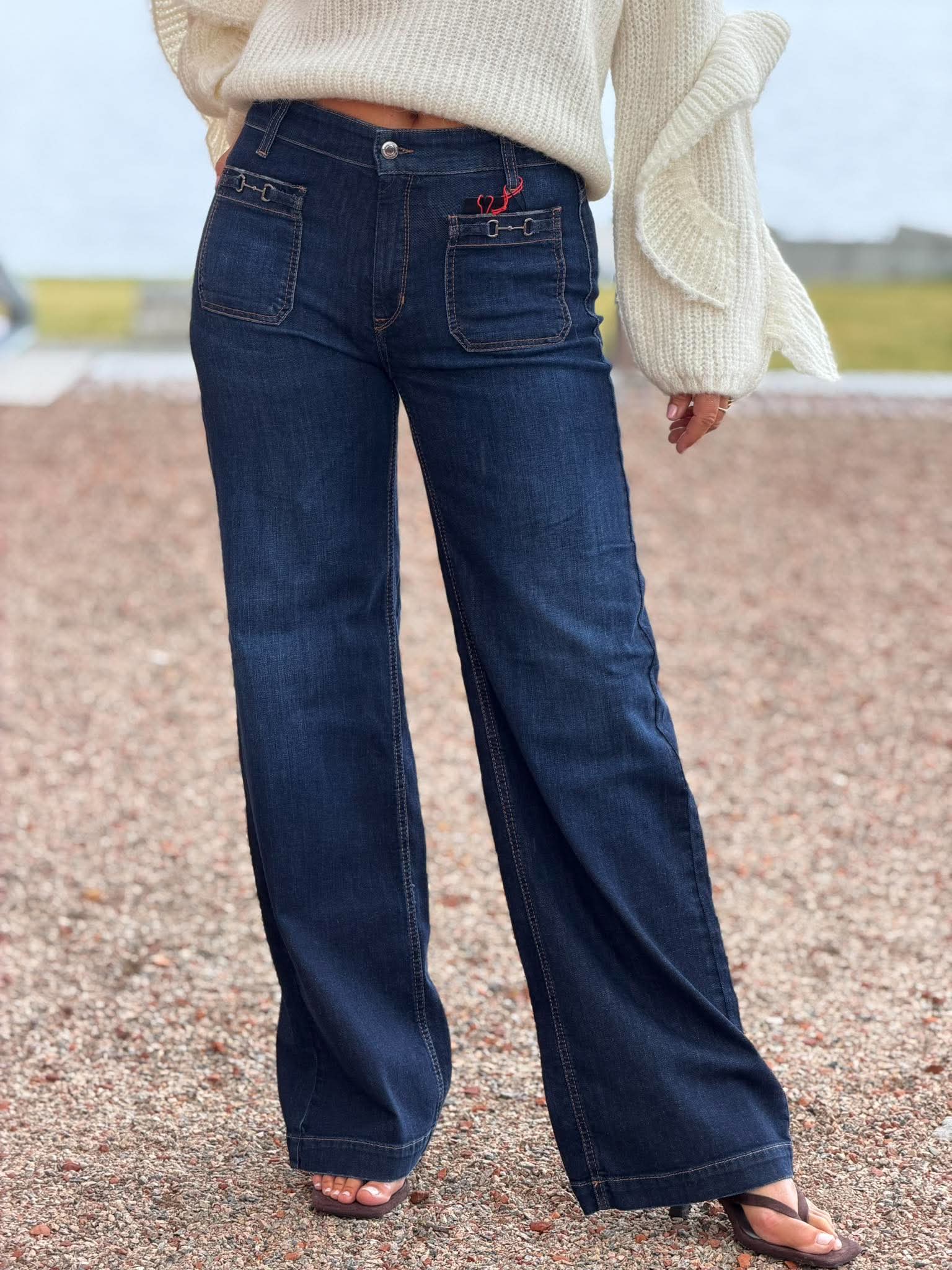 Ada Patched Pockets