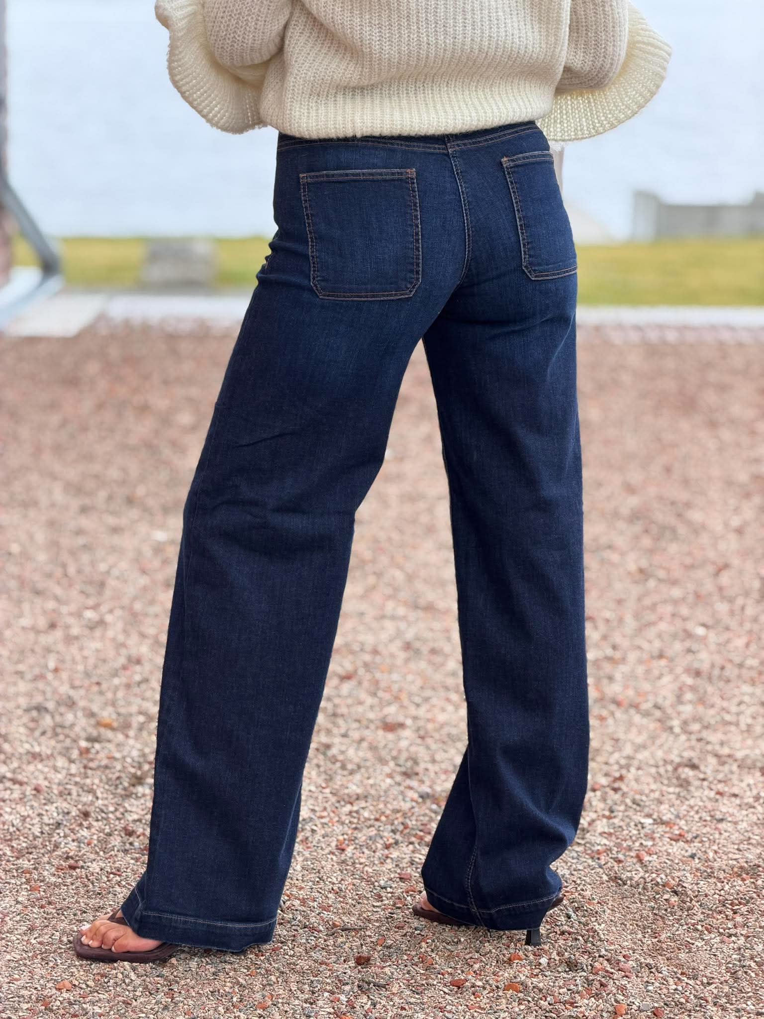 Ada Patched Pockets