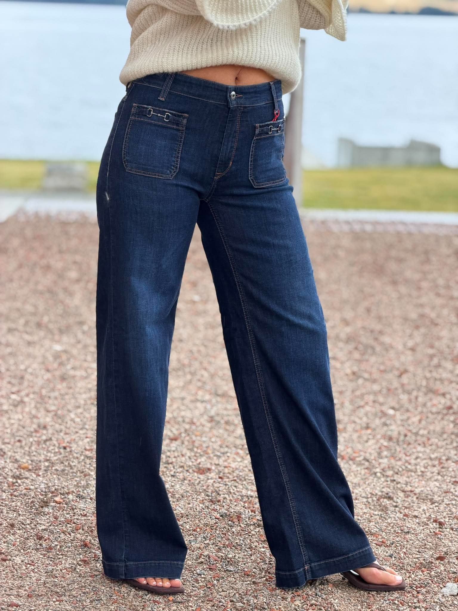 Ada Patched Pockets