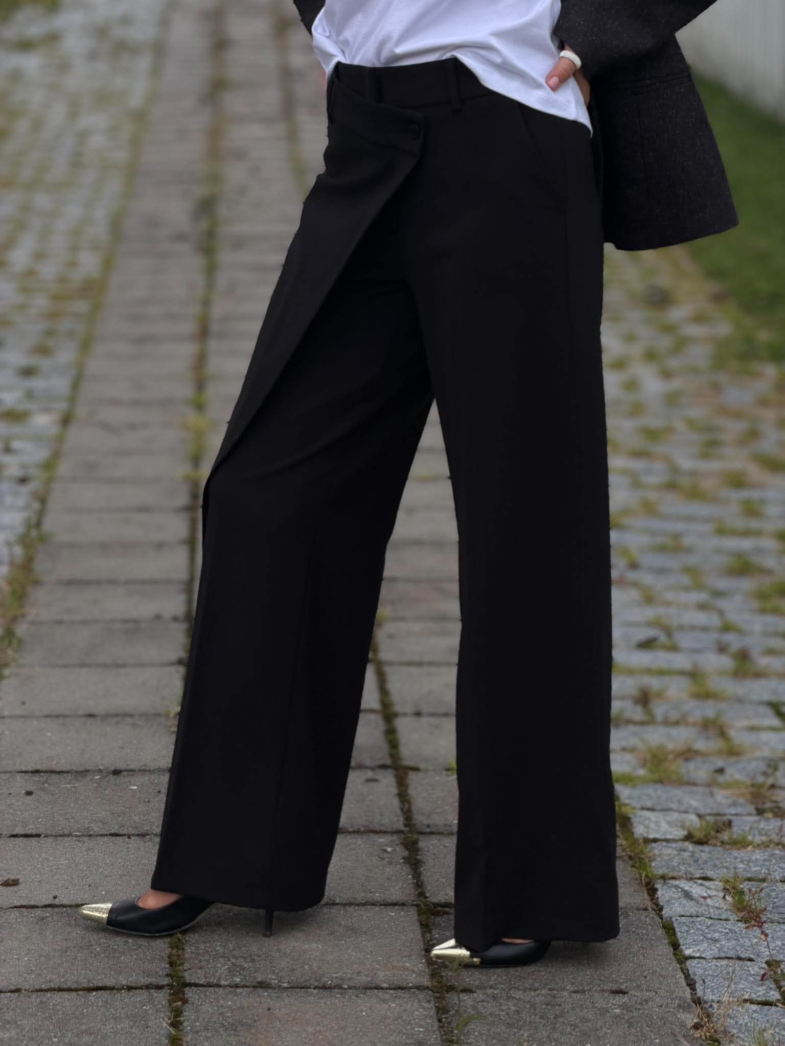 Anais Wrap Front