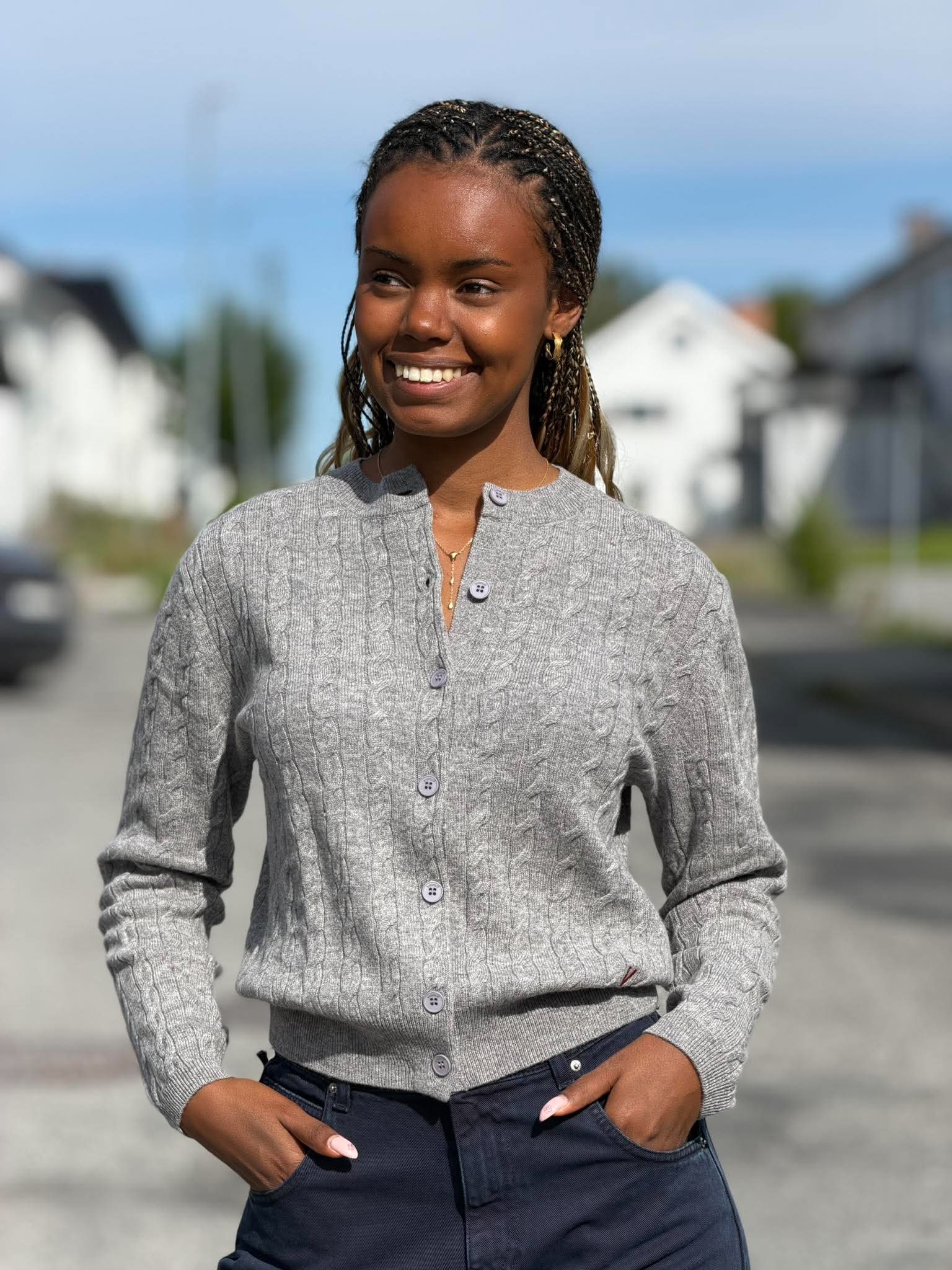 Cardigan kabelstrikk