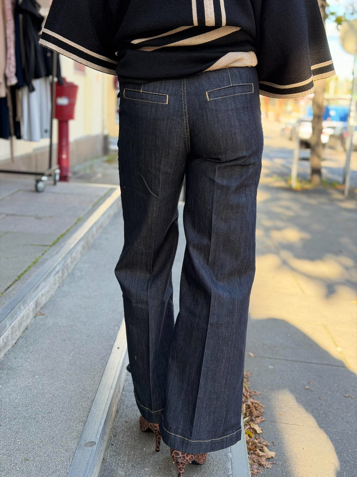 Elena Jeans